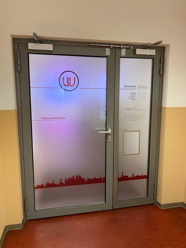 Fensterbeklebung – Zahnarztpraxis Worschech